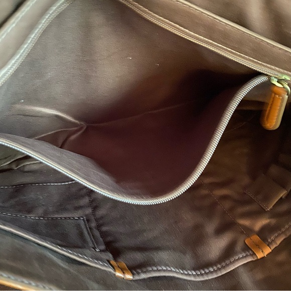 Fossil Leather School Business Messenger Bag - Picture 4 of 11